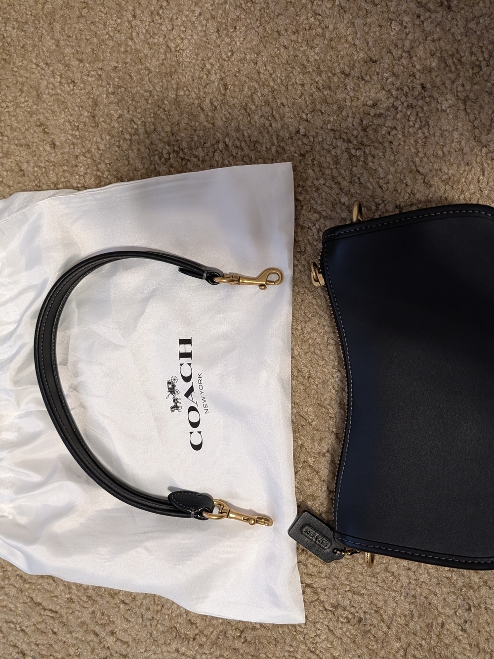 Coach Swing Zip 20 - Picture 2 of 5